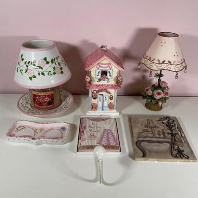 LOT 29Y: Pink Home Decor Collection