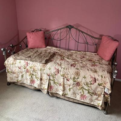 LOT 39Z: Victorian Style Bed Frame w/ Bed