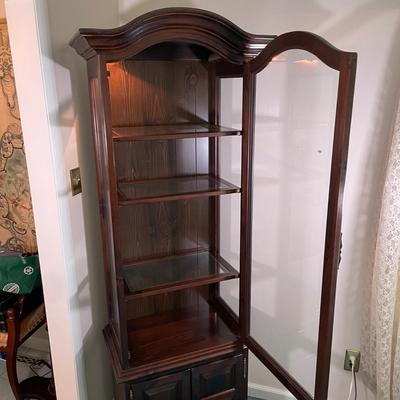 LOT 68F: Vintage Ethan Allen Curio Cabinet