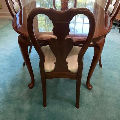 LOT 72D: Beautiful Universal Furniture Dining Table With Extra Leaf & Chairs