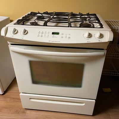 LOT 79B: Frigidaire Stovetop Oven (untested)
