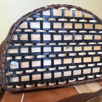 LOT 125B: Vintage Wicker Woven Picnic Basket w/ Shoulder Strap & Accessories