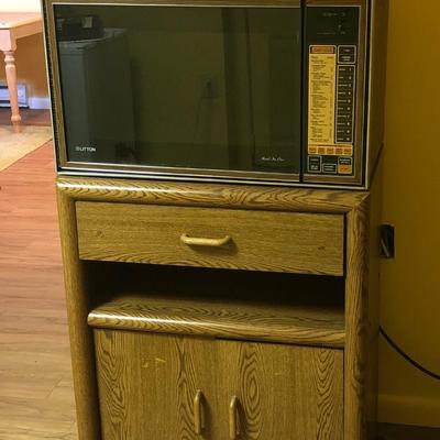 LOT 129B: Black & Decker Toaster Oven Model T670-TY2, Vintage Litton Microwave Oven Model 1585.000 & Rolling Cart