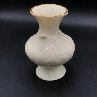 LOT 158K: Lenox Collection - Leaf Bud Vase, Autumn Leaf Bowls & Cabbage Leaf Bowl