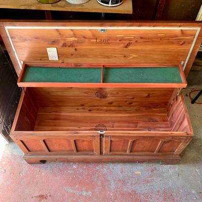 LOT 177 G: Sweetheart Chest by Lane Furniture w/ Key