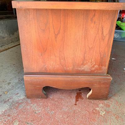 LOT 177 G: Sweetheart Chest by Lane Furniture w/ Key