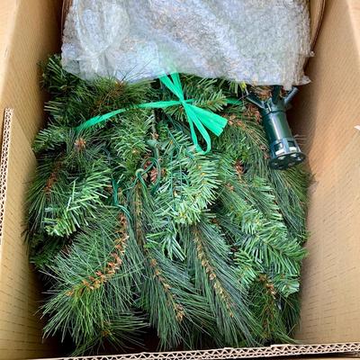LOT 179 G: 7.5' Pre-Lit Prescott Pine Quick Set Tree w/ Clear Lights