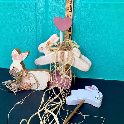 LOT 187 G: Easter Basket & Decor Collection: Wreath, Battery Operated Lantern, Baskets, Wire Egg Holder, Stuffed Angel Bunny Set & More