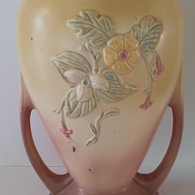 LOT 221K: Vintage Hull Art Pottery Vase