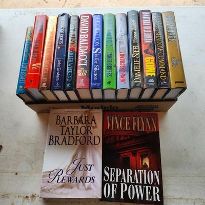 Hardback fiction book lot including Daniel Steel