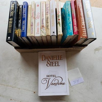 Hardback fiction book lot including Danielle Steel