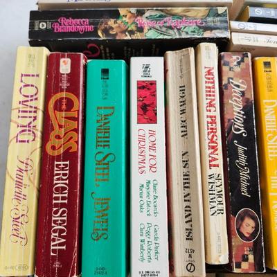 Paperback fiction book lot including Danielle Steel