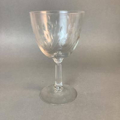 1082 Lot of 10 Crystal Wine Goblets with Storage Container