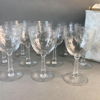 1082 Lot of 10 Crystal Wine Goblets with Storage Container