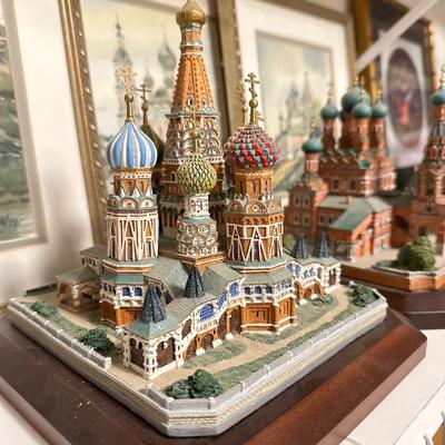 Watercolor paintings and replicas of Russian cathedrals