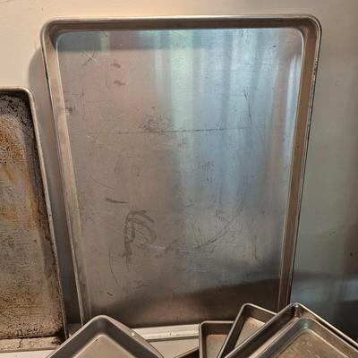 Assorted Baking Pans, Trays & More (G-JS)