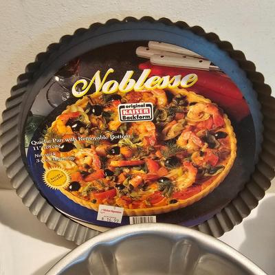 Assorted Baking Pans, Trays & More (G-JS)