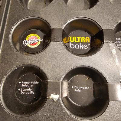 Assorted Baking Pans, Trays & More (G-JS)