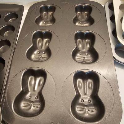 Assorted Baking Pans, Trays & More (G-JS)