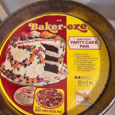 Assorted Baking Pans, Trays & More (G-JS)