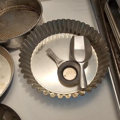 Assorted Baking Pans, Trays & More (G-JS)