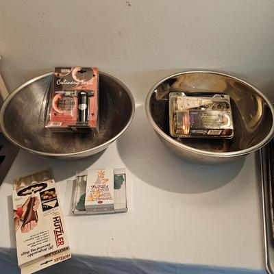 Assorted Baking Pans, Trays & More (G-JS)