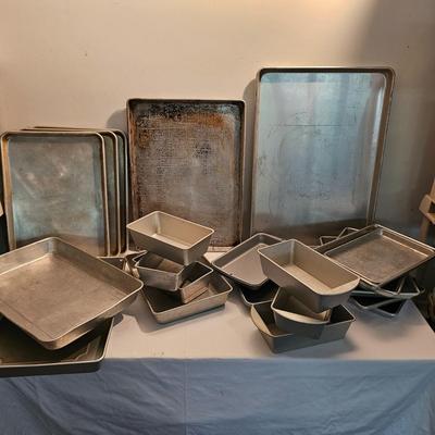 Assorted Baking Pans, Trays & More (G-JS)