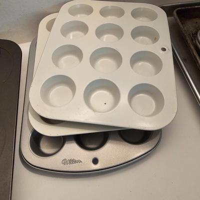 Assorted Baking Pans, Trays & More (G-JS)