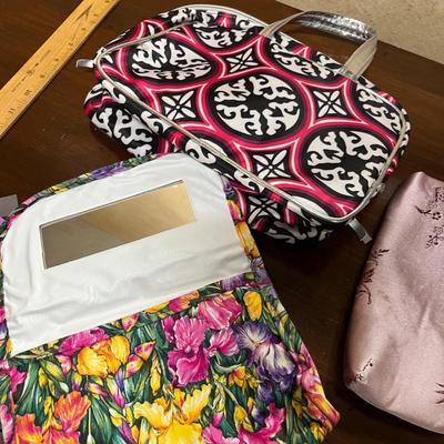 3 make up bags