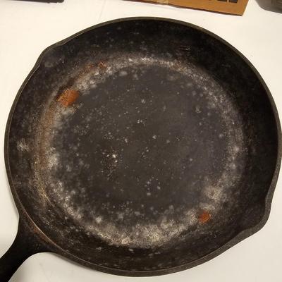 Griswold, Wagner to Lodge Cast Iron Cookware (G-JS)