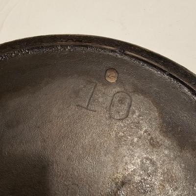 Griswold, Wagner to Lodge Cast Iron Cookware (G-JS)
