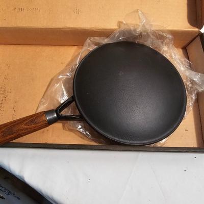 Griswold, Wagner to Lodge Cast Iron Cookware (G-JS)