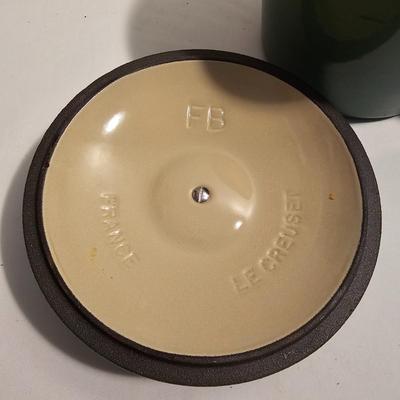 Le Creuset Cast Iron Cookware & More (G-JS)