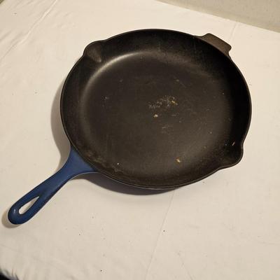 Le Creuset Cast Iron Cookware & More (G-JS)