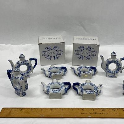 8 Silvestri Blue & White Ceramic NAPKIN RINGS teapot shaped Delft blue willow like