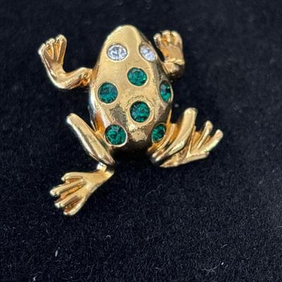 AVON frog brooch Rhinestone - GOLD TONED
