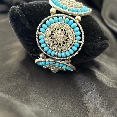 Southwestern Turquoise Style Circle Concho Stretchy bracelet