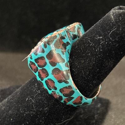 Blue cheetah heart ring