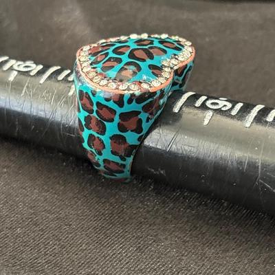 Blue cheetah heart ring