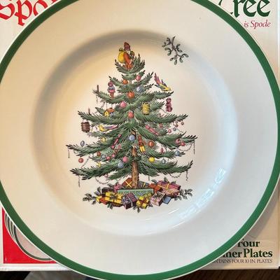 Spode 10” Christmas dinner plates Set of 4 New in box
