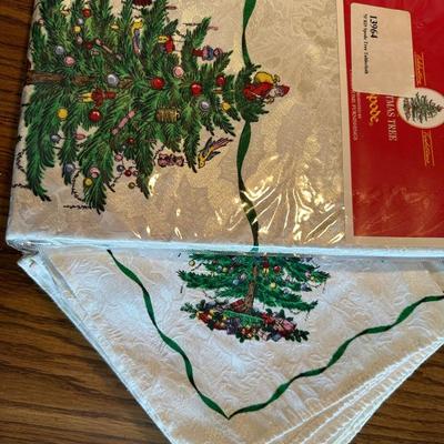 Spode Christmas tree Round tablecloth and napkins