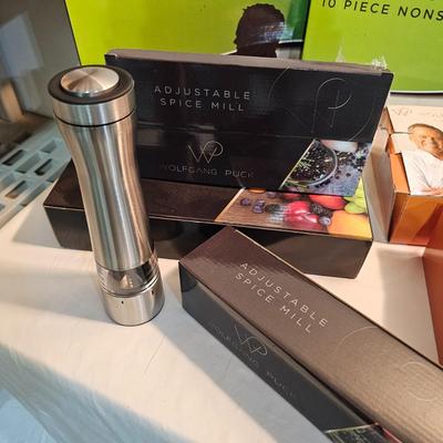 Assorted Wolfgang Puck Appliances & More (G-JS)