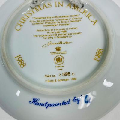 Christmas In America Collectible Plate Pair Bing & Grondahl