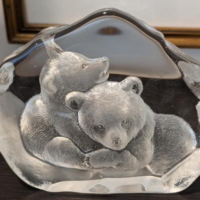 Pair of Mats Jonasson crystal paperweights Polar Bear and Bear cubs