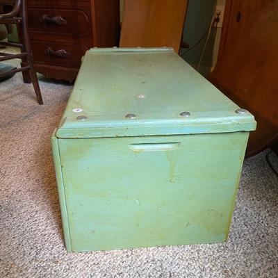 Vintage Medium Green Chest