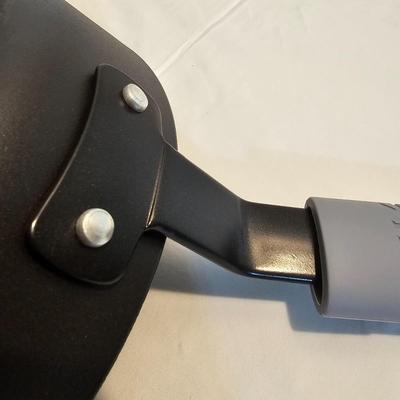 Zakarian Cast Iron Cookware (G-JS)