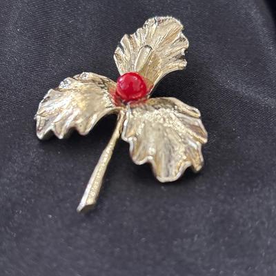 Gold tone vintage leaf pin with red beaded for middle
