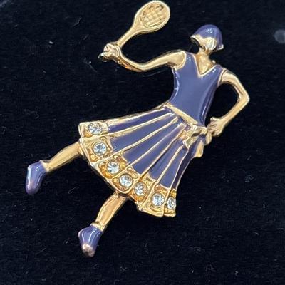 Gold tone vintage tennis player pin