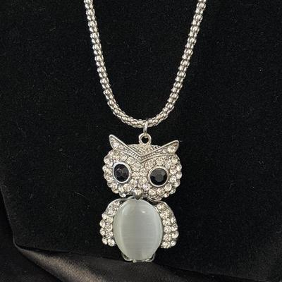 Rhinestone and Pearl tone Embellished Night Owl Pendant
