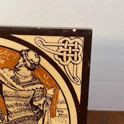 Mintons Ceramic Tile - Isout